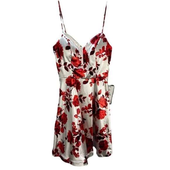 NEW Juniors' Floral Fit & Flare‎ Dress Size 1 - Picture 2 of 7